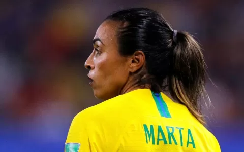 Marta se torna a maior goleadora de todas as Copas