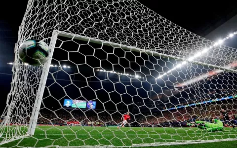Mesmo com gols anulados, Chile vence nos pênaltis 