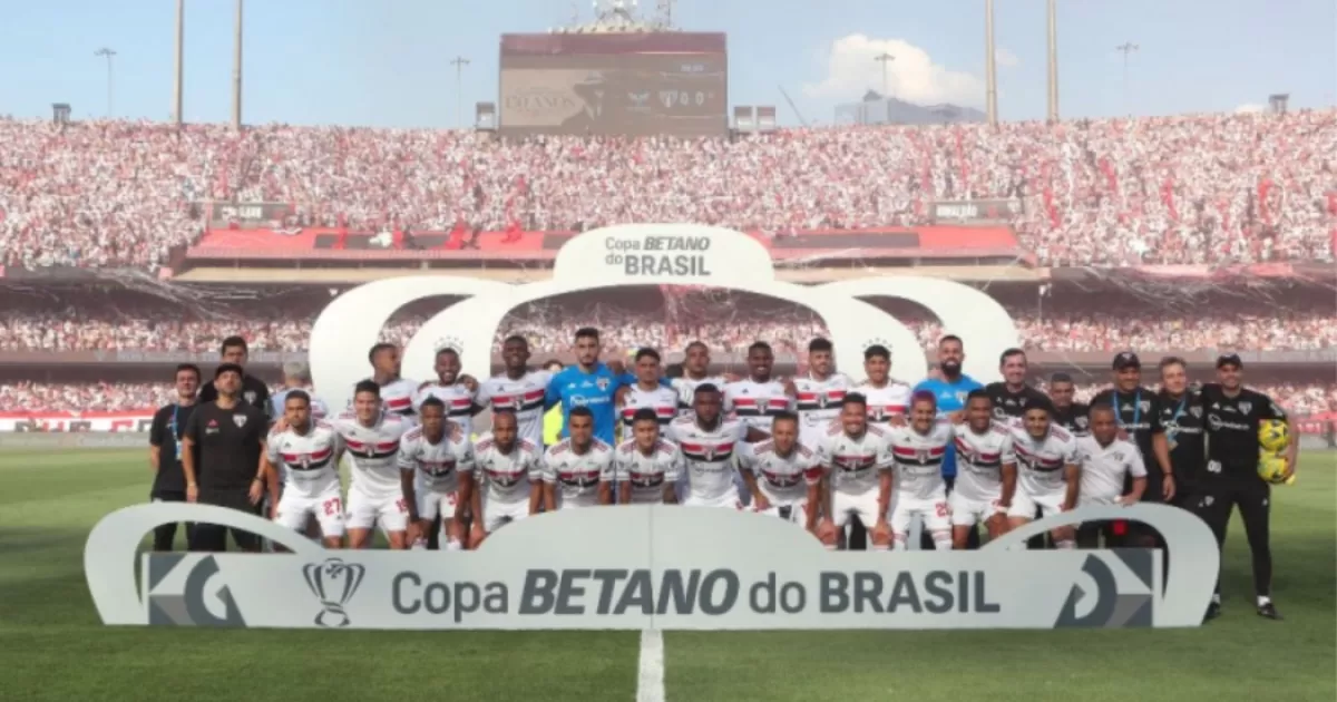 Corinthians 6 x 1 São Paulo / Pleno 2016 e Palmeiras não tem Mundial, Page  44