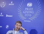 Campeão de 2016, Nico Rosberg surpreende e anuncia