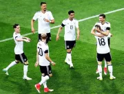 Com sustos, Alemanha  vence Austrália na estreia