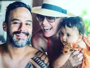 Carolina Ferraz posta foto com o marido e a filha 