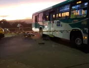Motociclista morre após colisão com ônibus no bair