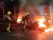 Incêndio destrói veículo no bairro Bom Jesus, em U