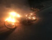Moto pega fogo após curto circuito no bairro Monte
