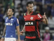 Réver no Flamengo: segurança na defesa e referênci