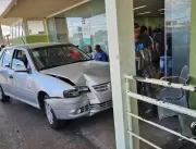 Motorista invade UPA e atropela paciente que aguar