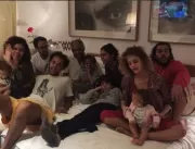 Flora Gil posta vídeo da celebração familiar após 