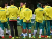 Palmeiras vê rival pressionado, mas prega respeito