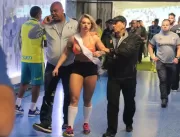 Mulher invade gramado após jogo do Grêmio e é reti