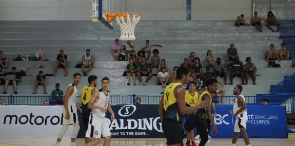 Uberlândia volta a ter basquete profissional