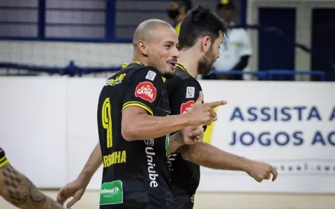 Praia Clube vence o Umuarama pela Liga de Futsal