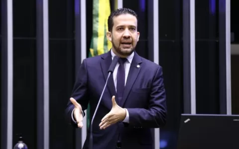 MPE pede a cassação de mandatos dos deputados Andr