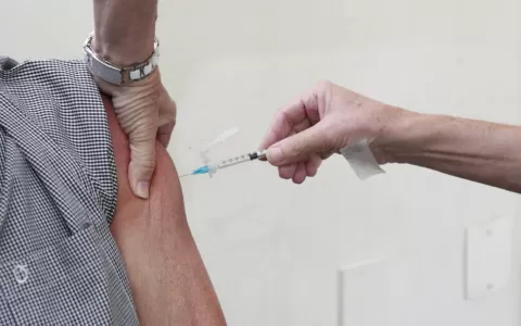 Minas Gerais antecipa campanha de vacinação contra