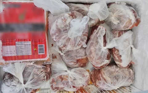 Açougues são interditados por vender carne vencida