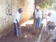 Presos fazem limpeza e manutenção urbana em 45 mun