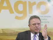 Ministro da Agricultura critica fazenda e Banco Ce