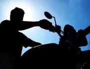 Presos dois jovens que roubaram moto no Jardim Eur