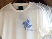 Grife recolhe camisetas após polêmica com logotipo