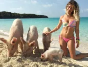 Giovanna Ewbank posa com porcos nas Bahamas
