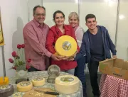 Feira reúne produtores de queijo e mel da região