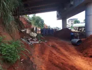 Operário fica soterrado após deslizamento de terra