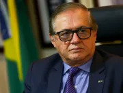 Bolsonaro exonera Vélez e anuncia Weintraub como s