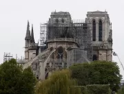 Incêndio em Notre-Dame está extinto, mas estado de