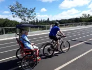 Projeto oferece passeios solidários de bike a pess