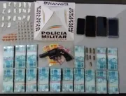 Polícia encontra revólver e mais de R$ 70 mil em r