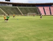 Uberlândia Esporte faz reconhecimento do gramado d