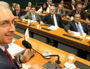 Com cinco processos nas costas, Eduardo Cunha segu