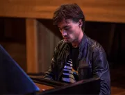 Pianista Bruno Hrabovsky traz espetáculo “Rock ao 