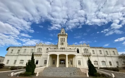 Prefeitura de Araguari abre concurso público para 