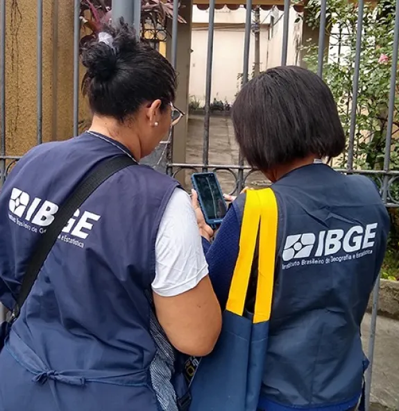 IBGE abre processos seletivos com vagas para Uberl