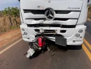 Motociclista morre após invadir a contramão e bate