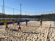 Escolinha de beach tennis, no Parque do Sabiá, est