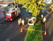 Motorista morre após bater carro em árvore no bair