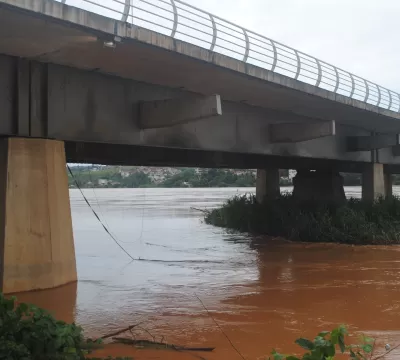 Nível do Rio Doce começa a cair em Colatina