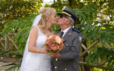 Capitão se casa aos 87 anos com noiva de 56 em Colatina