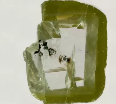 O mineral nunca visto antes encontrado dentro de um diamante