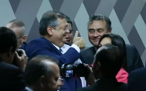 Senado aprova indicação de Flávio Dino para minist