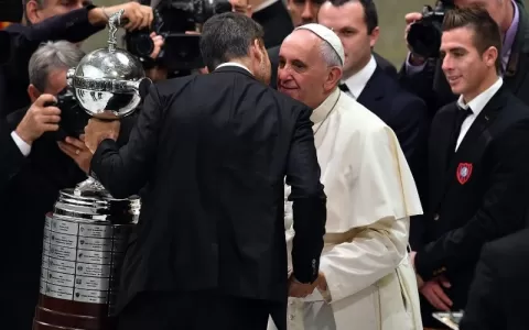 Papa recebe campeões da Libertadores no Vaticano