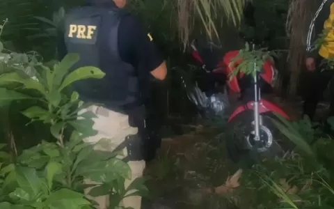 Motocicleta roubada é encontrada pela PRF na BR-13