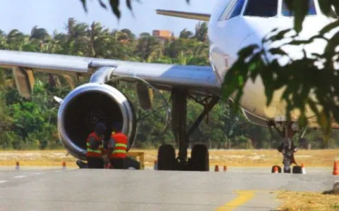 Após colidir com ave, avião retorna ao aeroporto em São Luís 