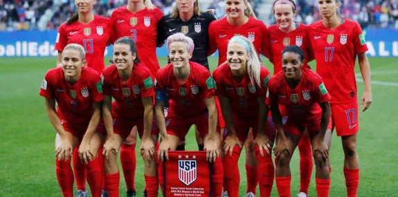 Copa do Mundo Feminina: EUA enfrenta França e favo