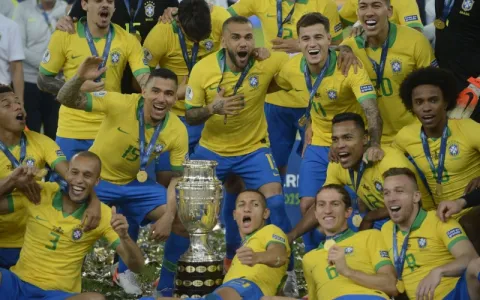 Seleção Brasileira vence Peru e é campeão da Copa 