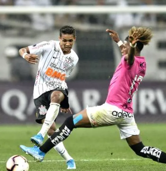 Corinthians tropeça em casa na semifinal da Sul-Americana 