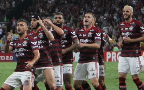 Flamengo goleia Avaí por 6 a 1 diante de 69 mil to