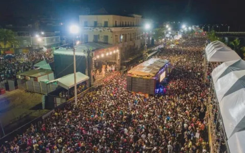 Carnaval antecipado em São Luís: Beira-Mar inicia 